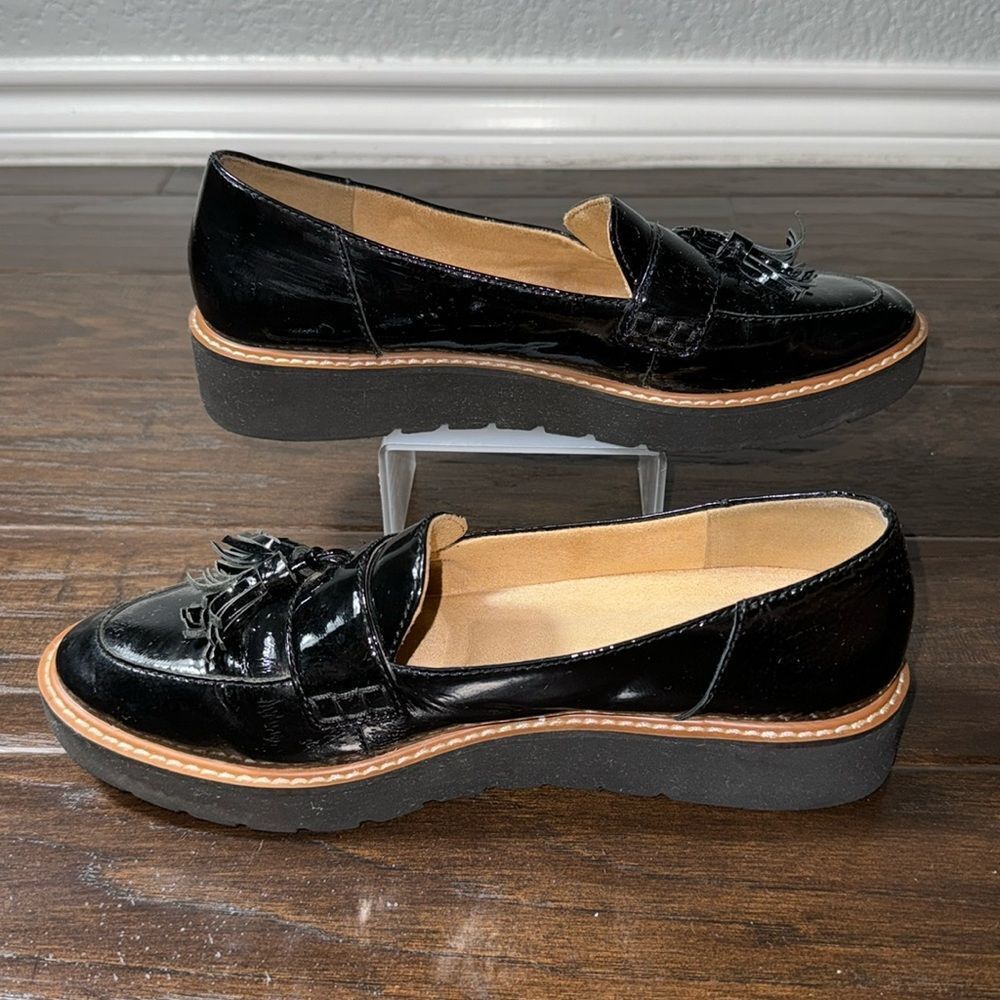 NATURALIZER BLACK LOAFER SIZE 8
